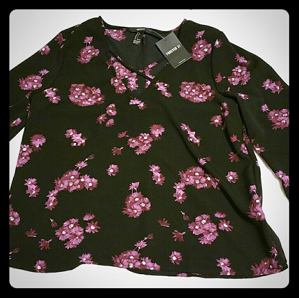 Long sleeve silky floral blouse!